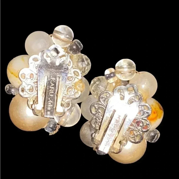 Vintage KARU ARKE Bead Cluster Silver Tone Clip On Earrings - Picture 3 of 3